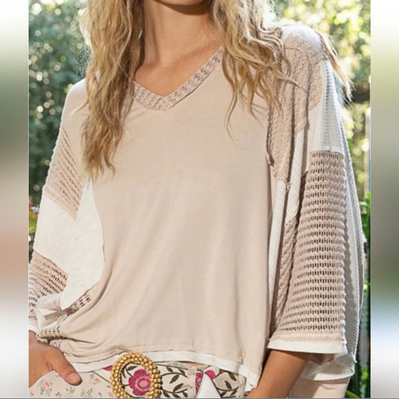 POL Tops - POL Beige & White Oversized Mixed Media Knit Top, Size S ~ EUC